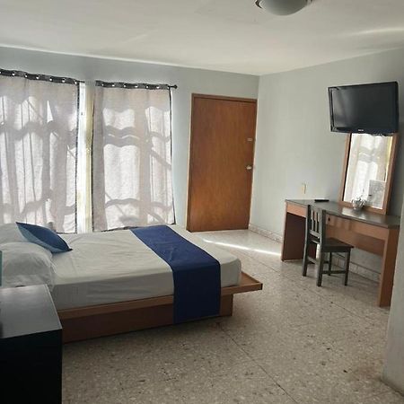 Hotel Queretaro Bagian luar foto