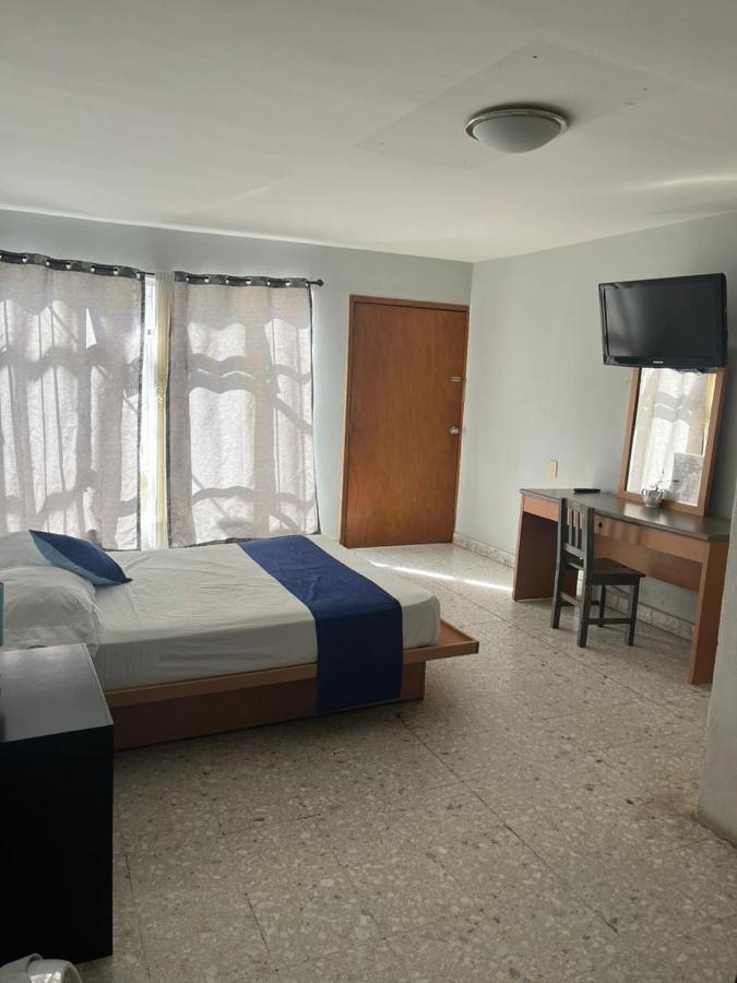 Hotel Queretaro Bagian luar foto