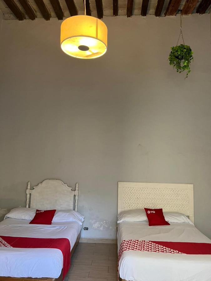 Hotel Queretaro Bagian luar foto