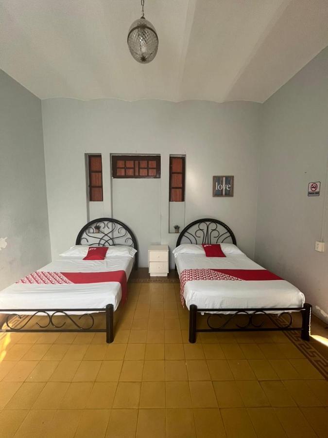 Hotel Queretaro Bagian luar foto